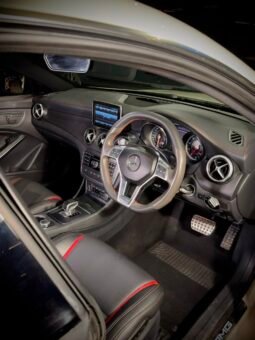 
										Mercedes-Benz CLA 45 AMG 4MATIC full									