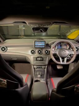 
										Mercedes-Benz CLA 45 AMG 4MATIC full									