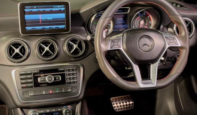 
								Mercedes-Benz CLA 45 AMG 4MATIC full									