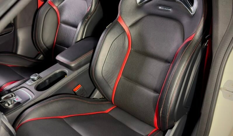 
								Mercedes-Benz CLA 45 AMG 4MATIC full									