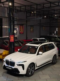 
										BMW X7 xDrive40i M Sport LCI full									