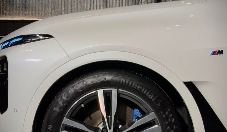 
								BMW X7 xDrive40i M Sport LCI full									