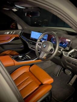 
										BMW X7 xDrive40i M Sport LCI full									