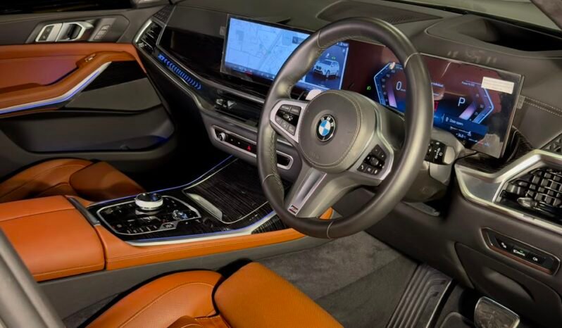 
								BMW X7 xDrive40i M Sport LCI full									
