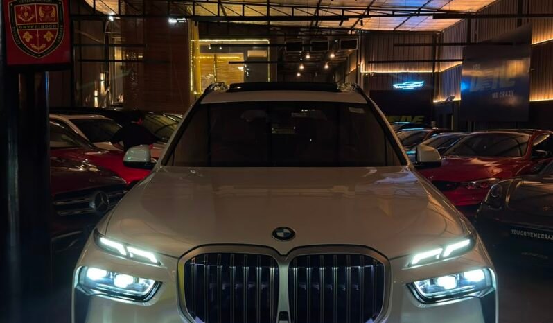 
								BMW X7 xDrive40i M Sport LCI full									