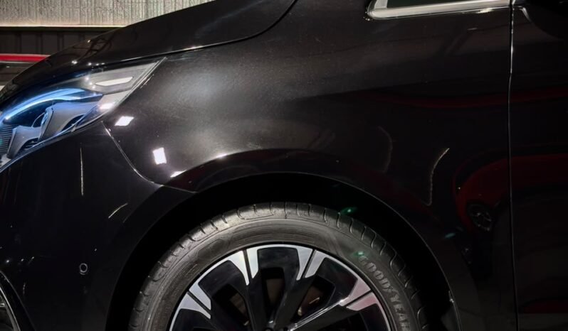 
								MERCEDES-BENZ V300 EWB HYBRID full									