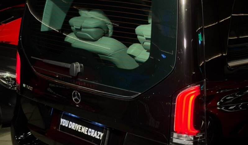 
								MERCEDES-BENZ V300 EWB HYBRID full									