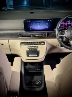 
										MERCEDES-BENZ V300 EWB HYBRID full									