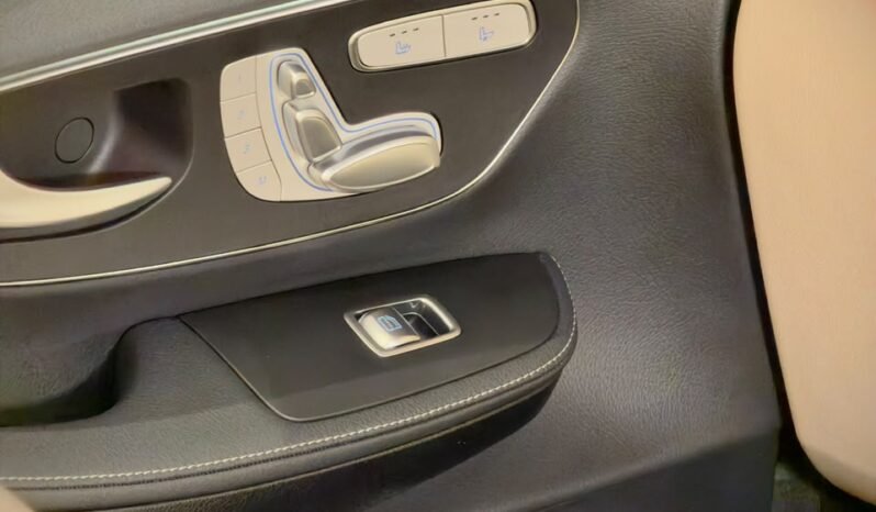 
								MERCEDES-BENZ V300 EWB HYBRID full									