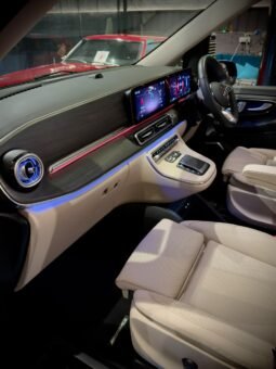 
										MERCEDES-BENZ V300 EWB HYBRID full									