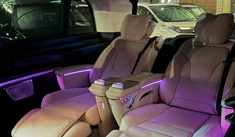 
								MERCEDES-BENZ V300 EWB HYBRID full									