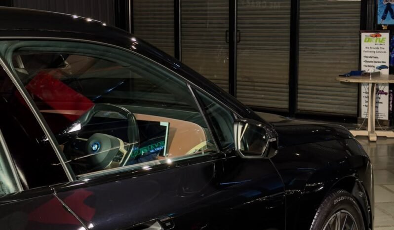 
								Bmw ELECTRICFIED iX Drive 40 full									