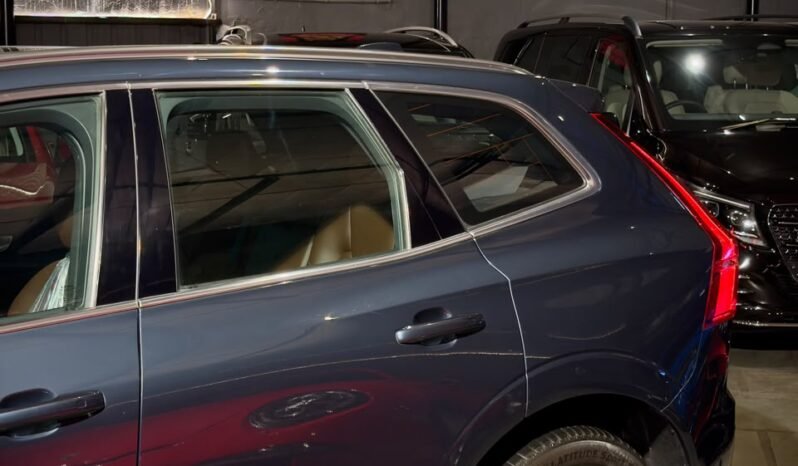 
								VOLVO XC60 B5 ULTIMATE AWD full									