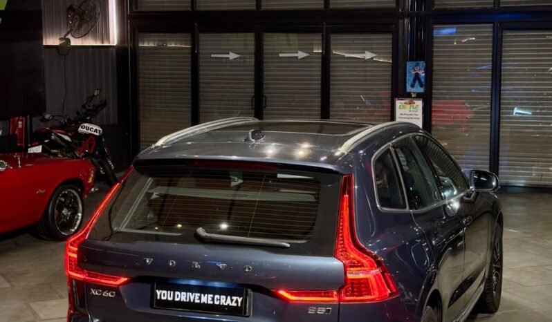 
								VOLVO XC60 B5 ULTIMATE AWD full									