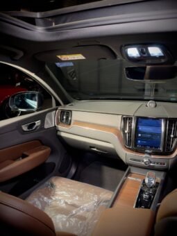 
										VOLVO XC60 B5 ULTIMATE AWD full									