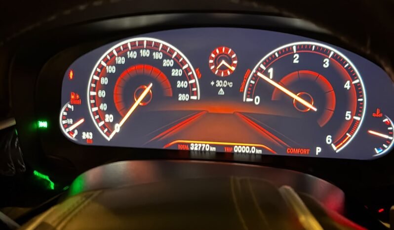 
								BMW 520d LUXURY LINE full									