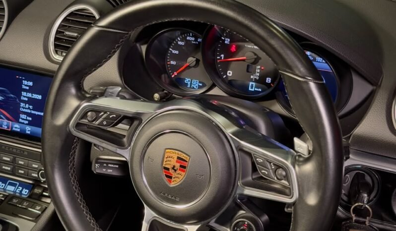 
								PORSCHE 718 BOXSTER | GUARDS RED full									