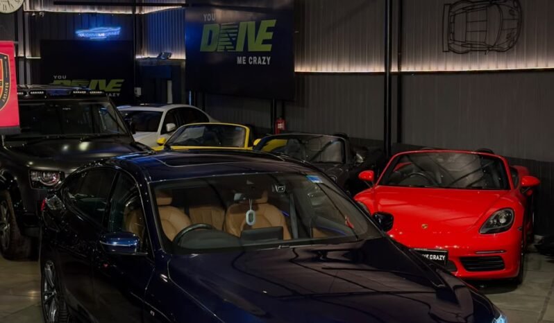 
								BMW 630i GT M SPORT full									