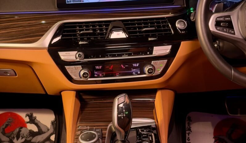 
								BMW 630i GT M SPORT full									