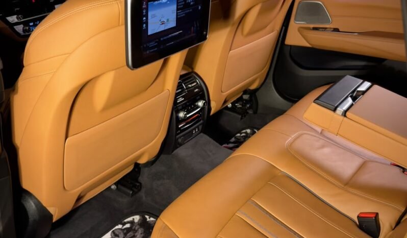 
								BMW 630i GT M SPORT full									
