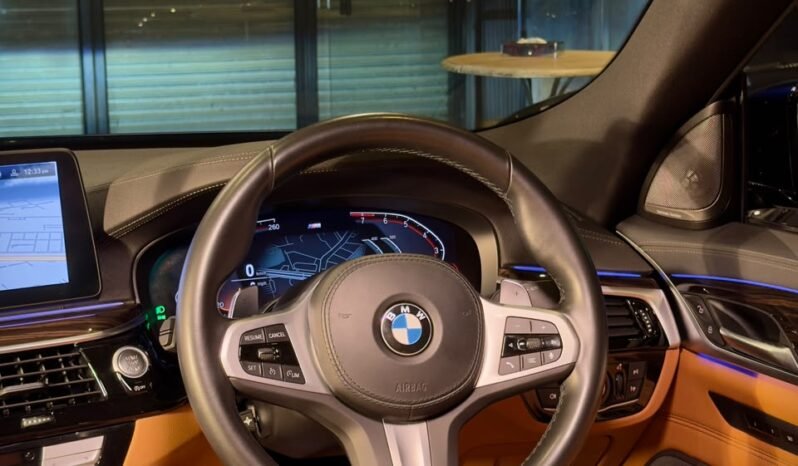 
								BMW 630i GT M SPORT full									