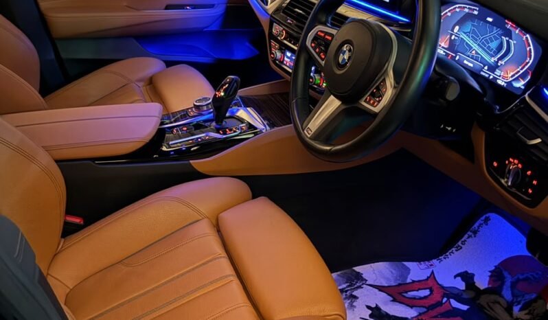 
								BMW 630i GT M SPORT full									