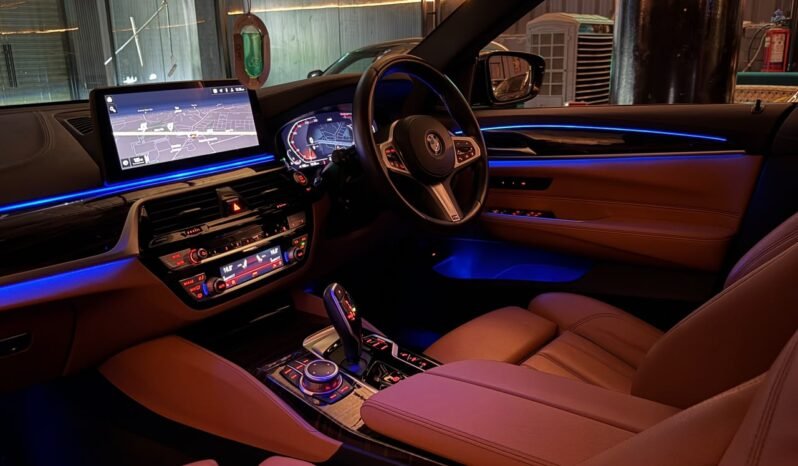 
								BMW 630i GT M SPORT full									