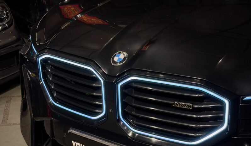
								BMW XM  644 HP | M xDrive | V8 Plug-In Hybrid full									