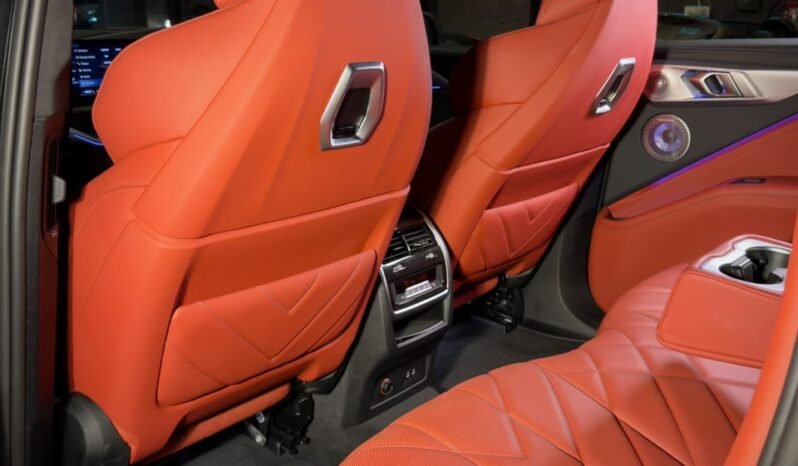 
								BMW XM  644 HP | M xDrive | V8 Plug-In Hybrid full									