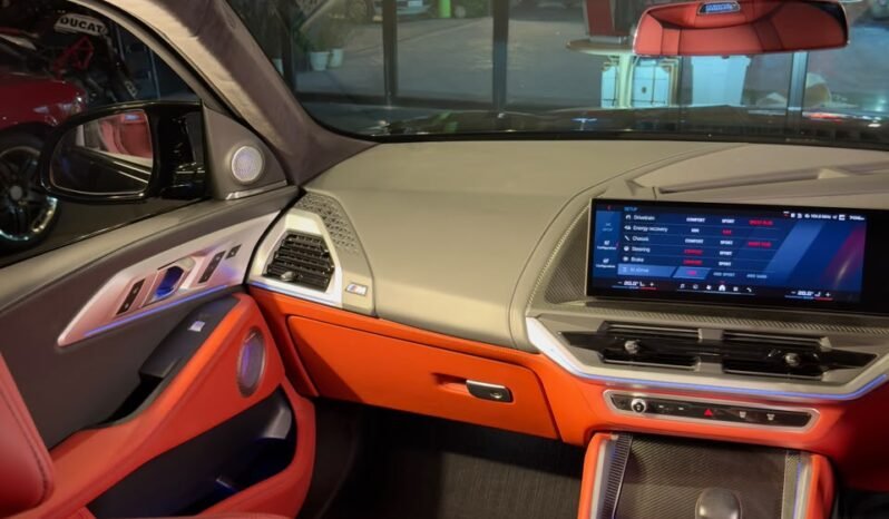 
								BMW XM  644 HP | M xDrive | V8 Plug-In Hybrid full									