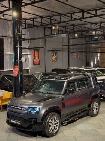 LAND ROVER DEFENDER 110 HSE 7-SEATER