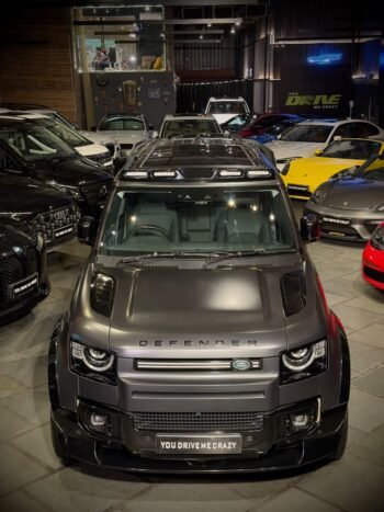 LAND ROVER DEFENDER 110 HSE 7-SEATER