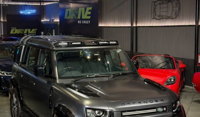 
								LAND ROVER DEFENDER 110 HSE 7-SEATER full									