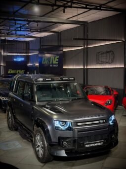 
										LAND ROVER DEFENDER 110 HSE 7-SEATER full									