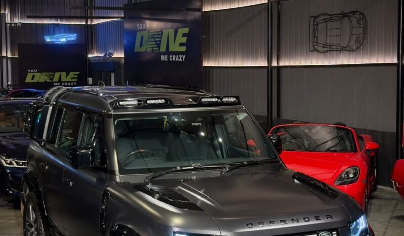 
								LAND ROVER DEFENDER 110 HSE 7-SEATER full									