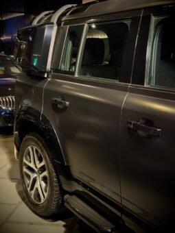 
										LAND ROVER DEFENDER 110 HSE 7-SEATER full									