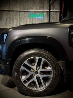 
										LAND ROVER DEFENDER 110 HSE 7-SEATER full									