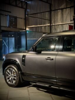 
										LAND ROVER DEFENDER 110 HSE 7-SEATER full									