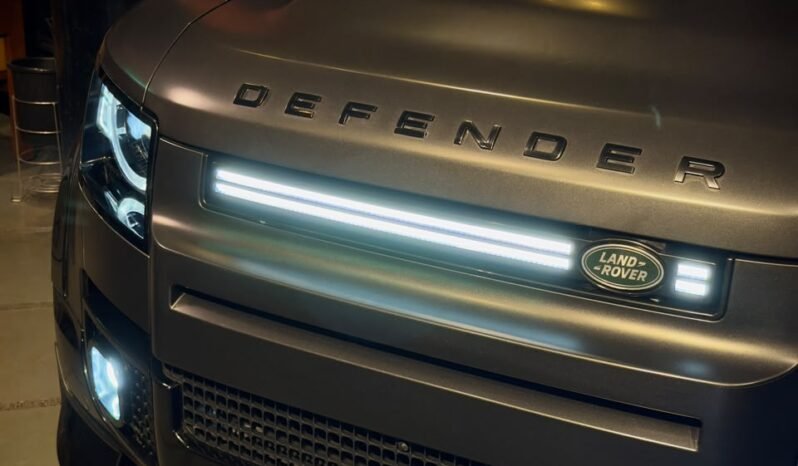
								LAND ROVER DEFENDER 110 HSE 7-SEATER full									