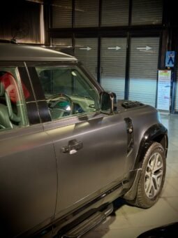 
										LAND ROVER DEFENDER 110 HSE 7-SEATER full									