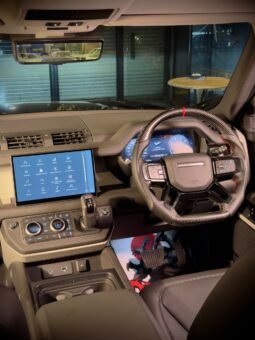 
										LAND ROVER DEFENDER 110 HSE 7-SEATER full									