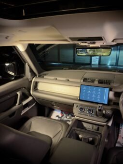 
										LAND ROVER DEFENDER 110 HSE 7-SEATER full									