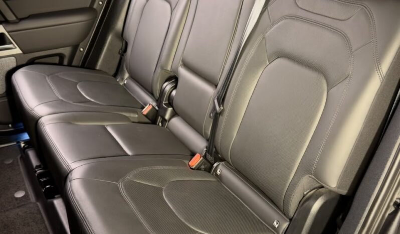 
								LAND ROVER DEFENDER 110 HSE 7-SEATER full									