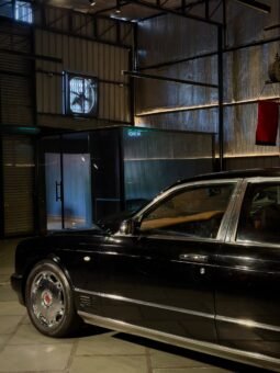 
										BENTLEY ARNAGE RED LABEL LWB — FINAL EDITION full									