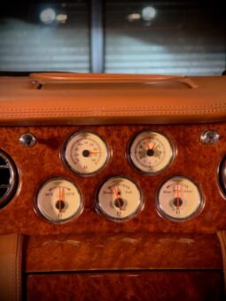
										BENTLEY ARNAGE RED LABEL LWB — FINAL EDITION full									