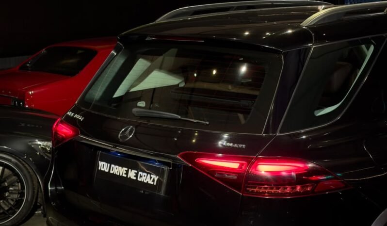 
								MERCEDES-BENZ GLE 300d EWB full									